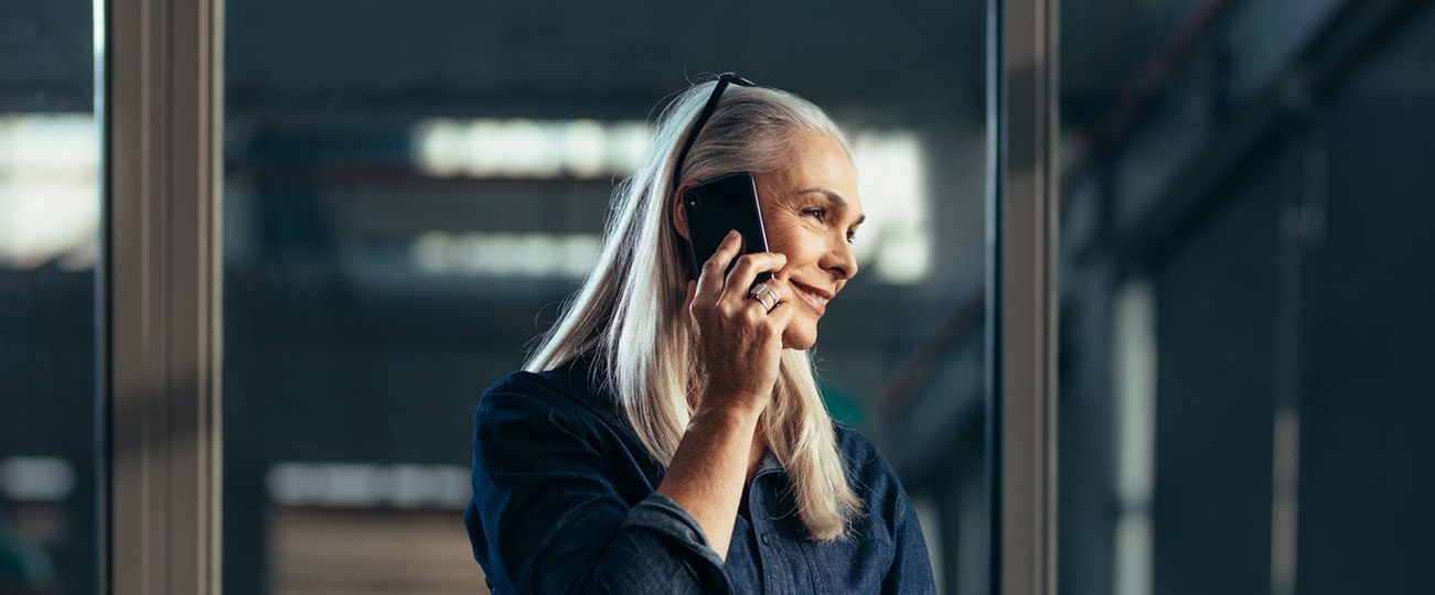 Image showing a woman using her mobile